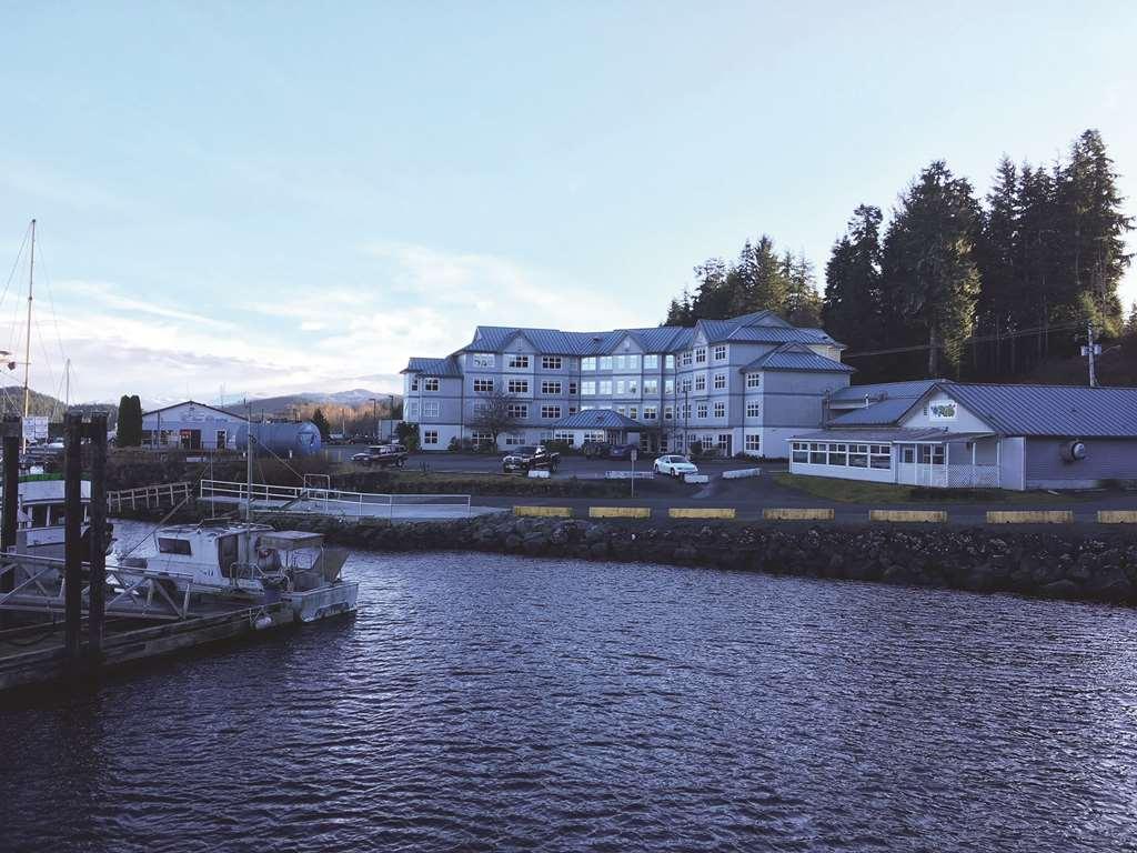Quarterdeck Inn Port Hardy Esterno foto