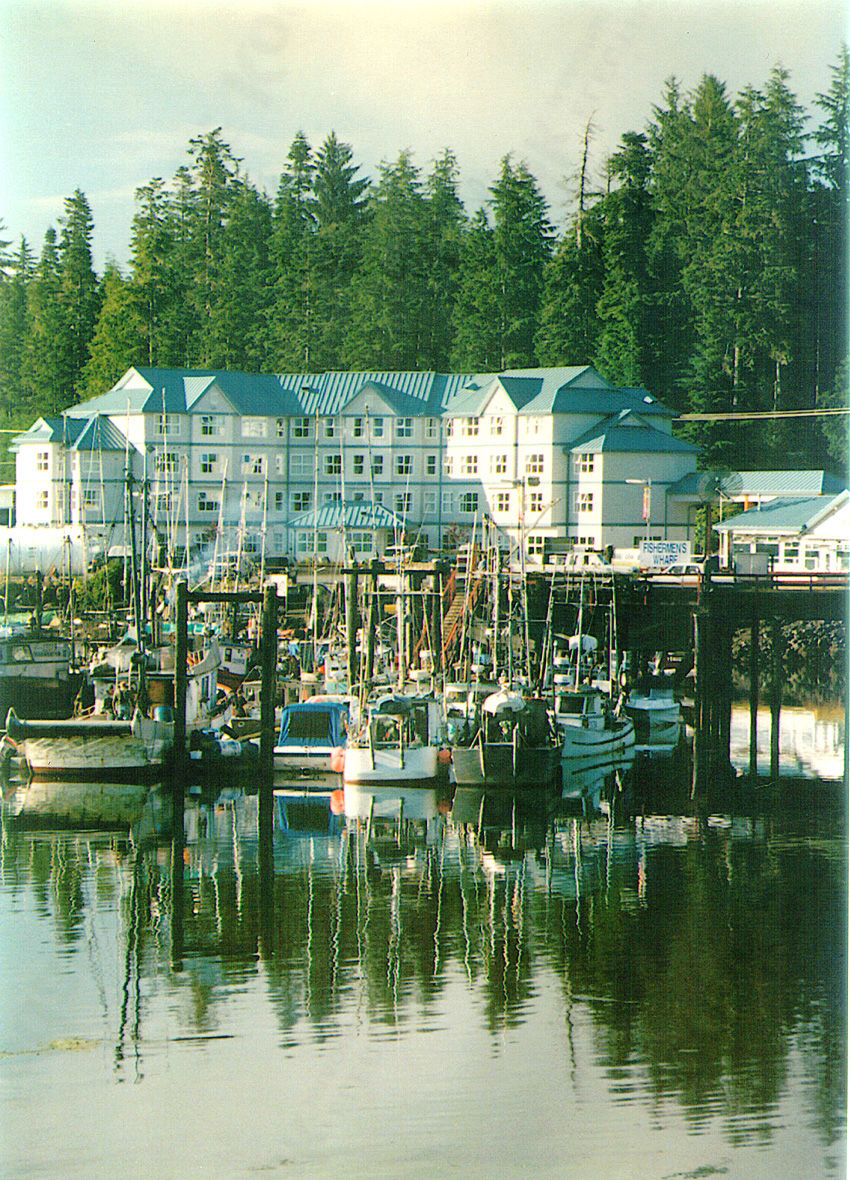 Quarterdeck Inn Port Hardy Esterno foto