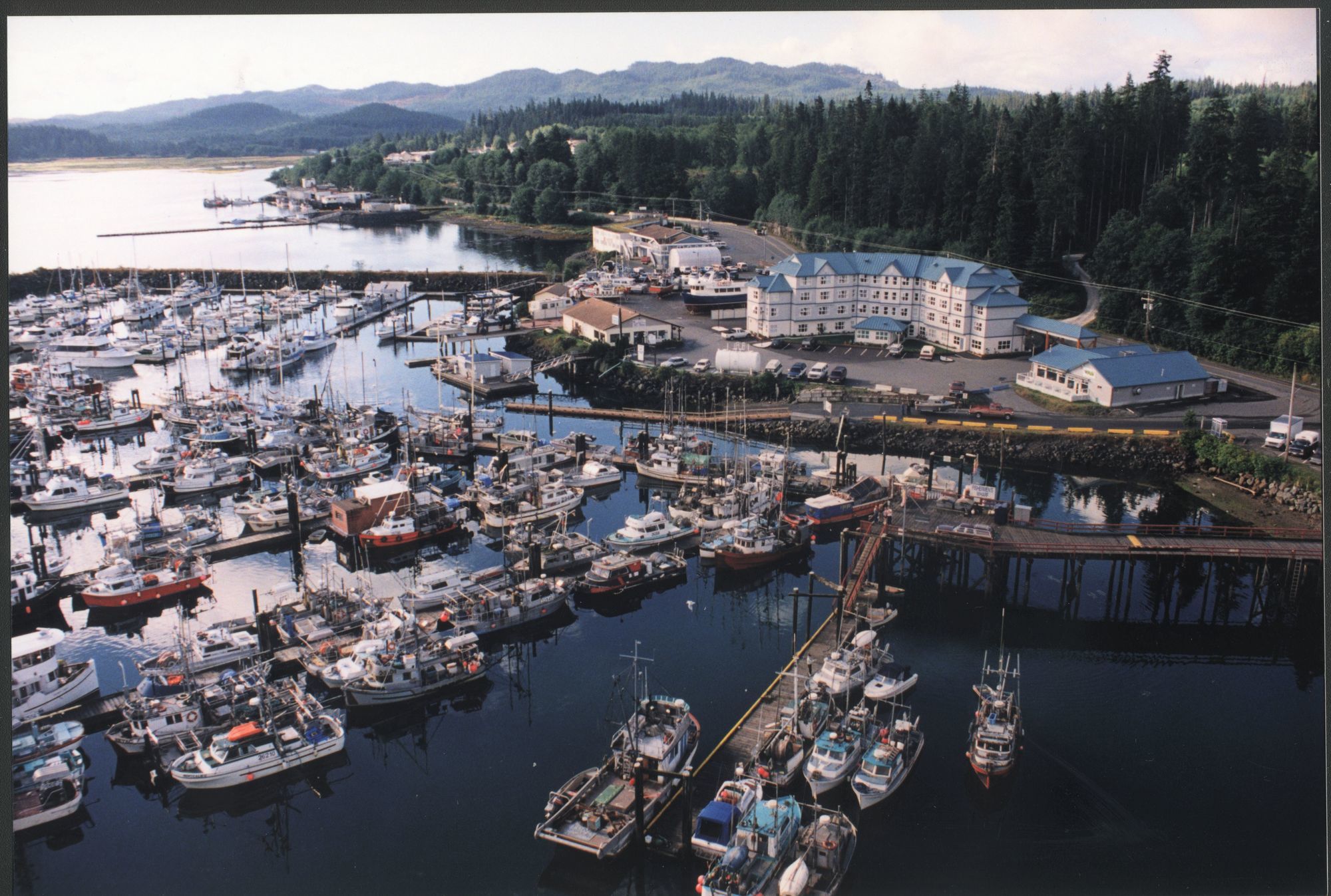 Quarterdeck Inn Port Hardy Esterno foto