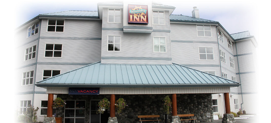 Quarterdeck Inn Port Hardy Esterno foto