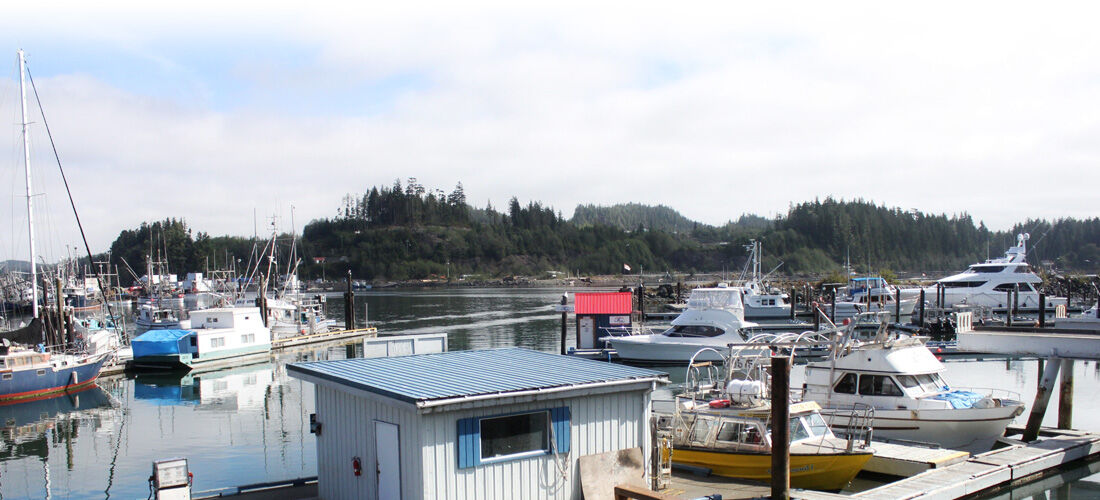 Quarterdeck Inn Port Hardy Esterno foto