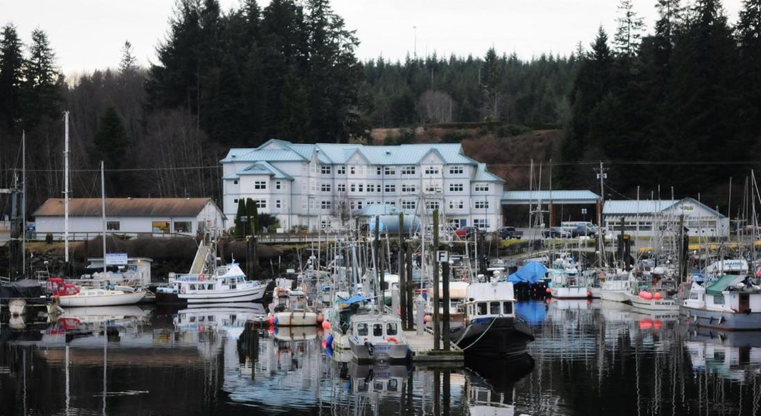 Quarterdeck Inn Port Hardy Esterno foto