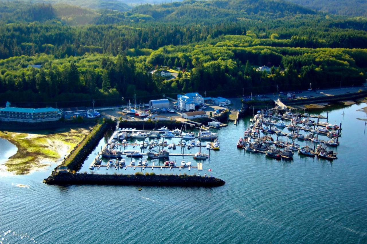 Quarterdeck Inn Port Hardy Esterno foto